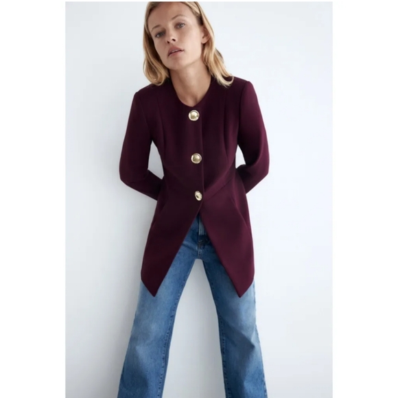 Zara Jackets & Blazers - Zara women's fitted maroon blazer/jacket. EUC. Size XL.